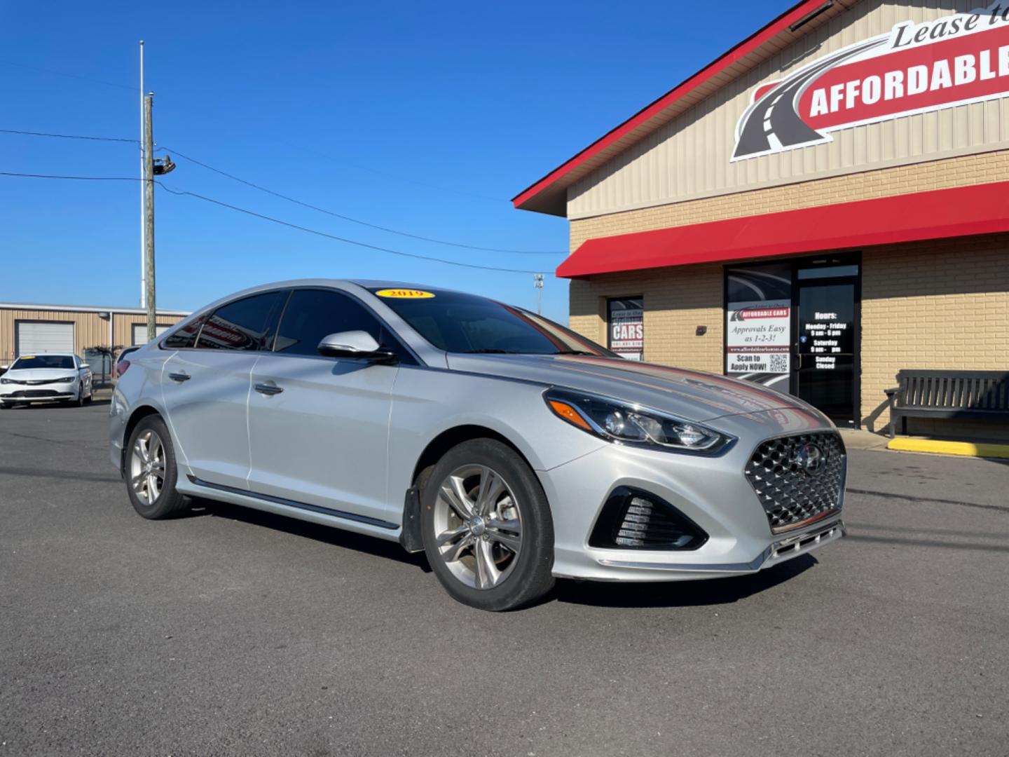 2019 Silver Hyundai Sonata (5NPE34AF4KH) with an 4-Cyl, SULEV, 2.4 Liter engine, Automatic, 6-Spd w/Overdrive and Shiftronic transmission, located at 8008 Warden Rd, Sherwood, AR, 72120, (501) 801-6100, 34.830078, -92.186684 - Photo#1